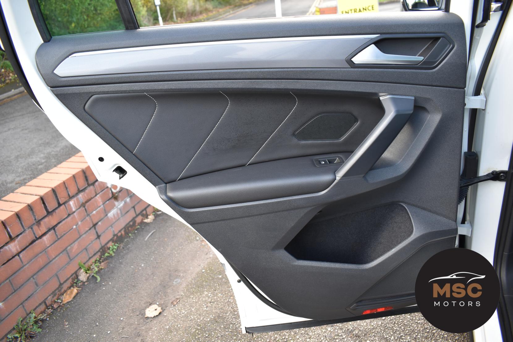 Volkswagen Tiguan 2.0 TDI R-Line SUV 5dr Diesel DSG 4Motion Euro 6 (s/s) (150 ps)