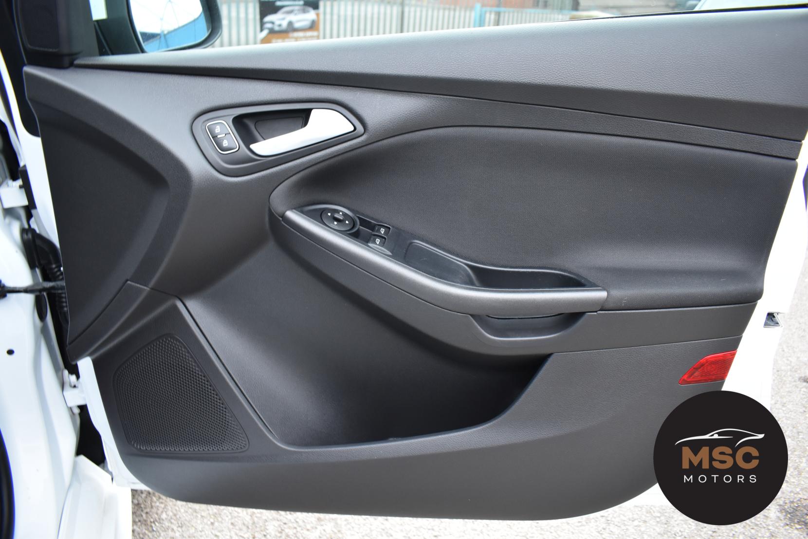 Ford Focus 1.0T EcoBoost ST-Line Hatchback 5dr Petrol Manual Euro 6 (s/s) (140 ps)