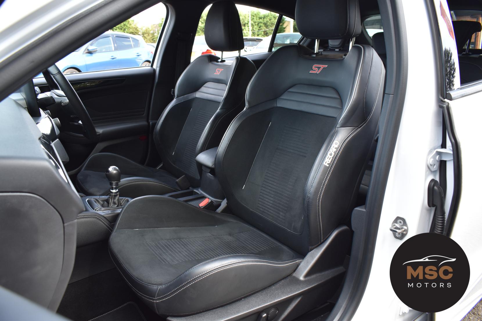 Ford Focus 2.3T EcoBoost ST Hatchback 5dr Petrol Manual Euro 6 (s/s) (280 ps)