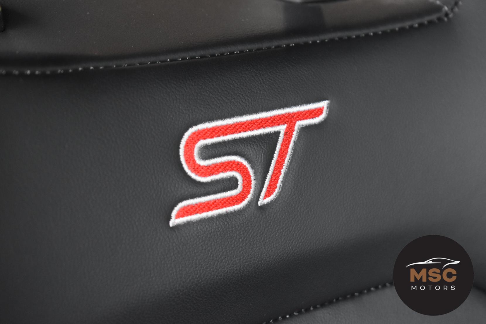 Ford Focus 2.3T EcoBoost ST Hatchback 5dr Petrol Manual Euro 6 (s/s) (280 ps)