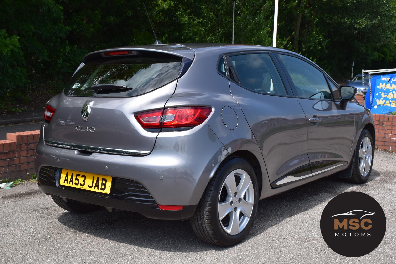 Renault Clio 1.2 16V Dynamique MediaNav Hatchback 5dr Petrol Manual Euro 5 (75 ps)