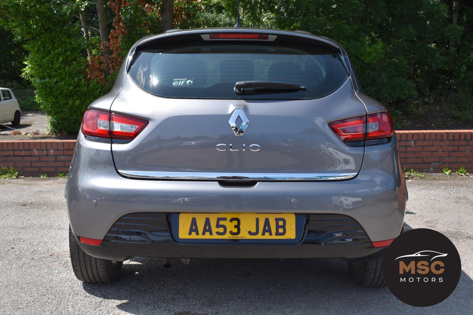Renault Clio 1.2 16V Dynamique MediaNav Hatchback 5dr Petrol Manual Euro 5 (75 ps)