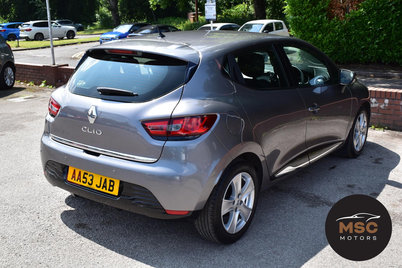 Renault Clio 1.2 16V Dynamique MediaNav Hatchback 5dr Petrol Manual Euro 5 (75 ps)