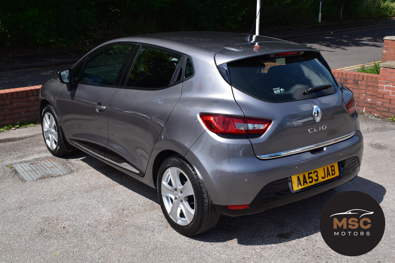 Renault Clio 1.2 16V Dynamique MediaNav Hatchback 5dr Petrol Manual Euro 5 (75 ps)