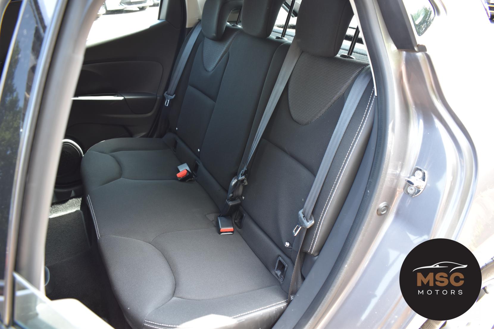 Renault Clio 1.2 16V Dynamique MediaNav Hatchback 5dr Petrol Manual Euro 5 (75 ps)