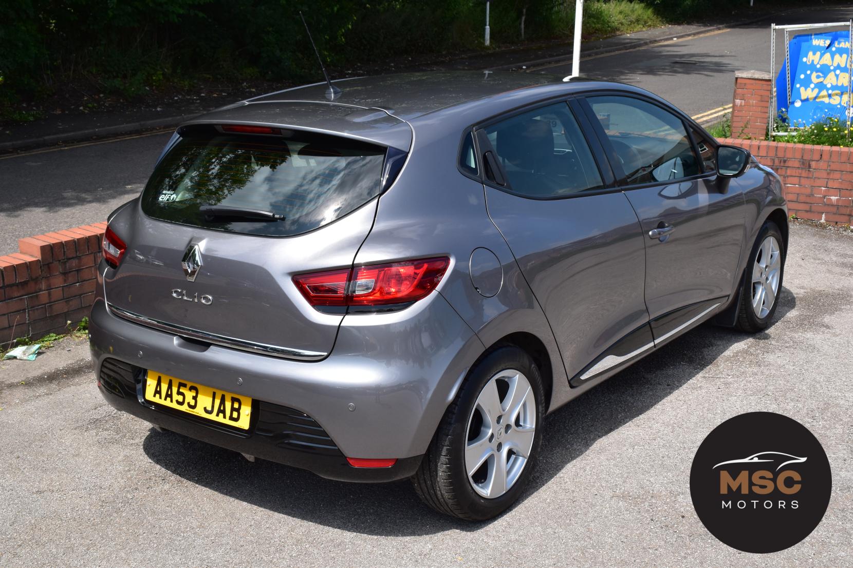 Renault Clio 1.2 16V Dynamique MediaNav Hatchback 5dr Petrol Manual Euro 5 (75 ps)