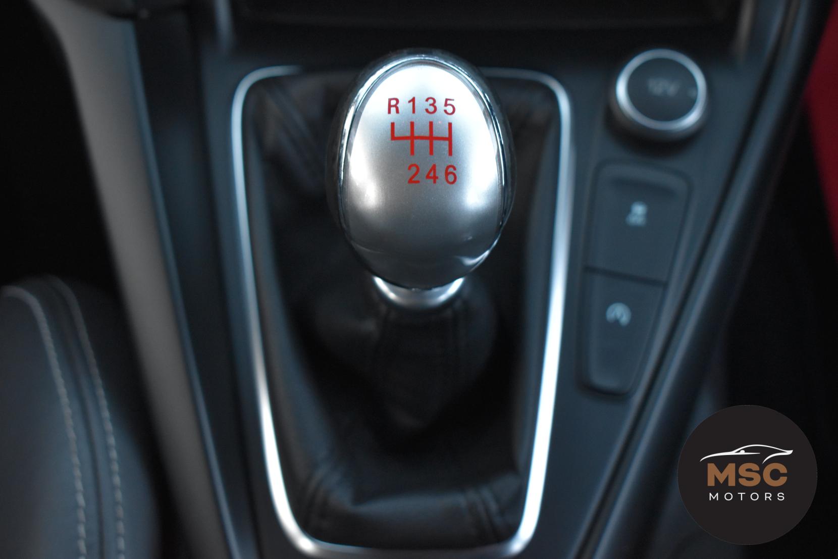 Ford Focus 2.0 TDCi ST-3 Hatchback 5dr Diesel Manual Euro 6 (s/s) (185 ps)