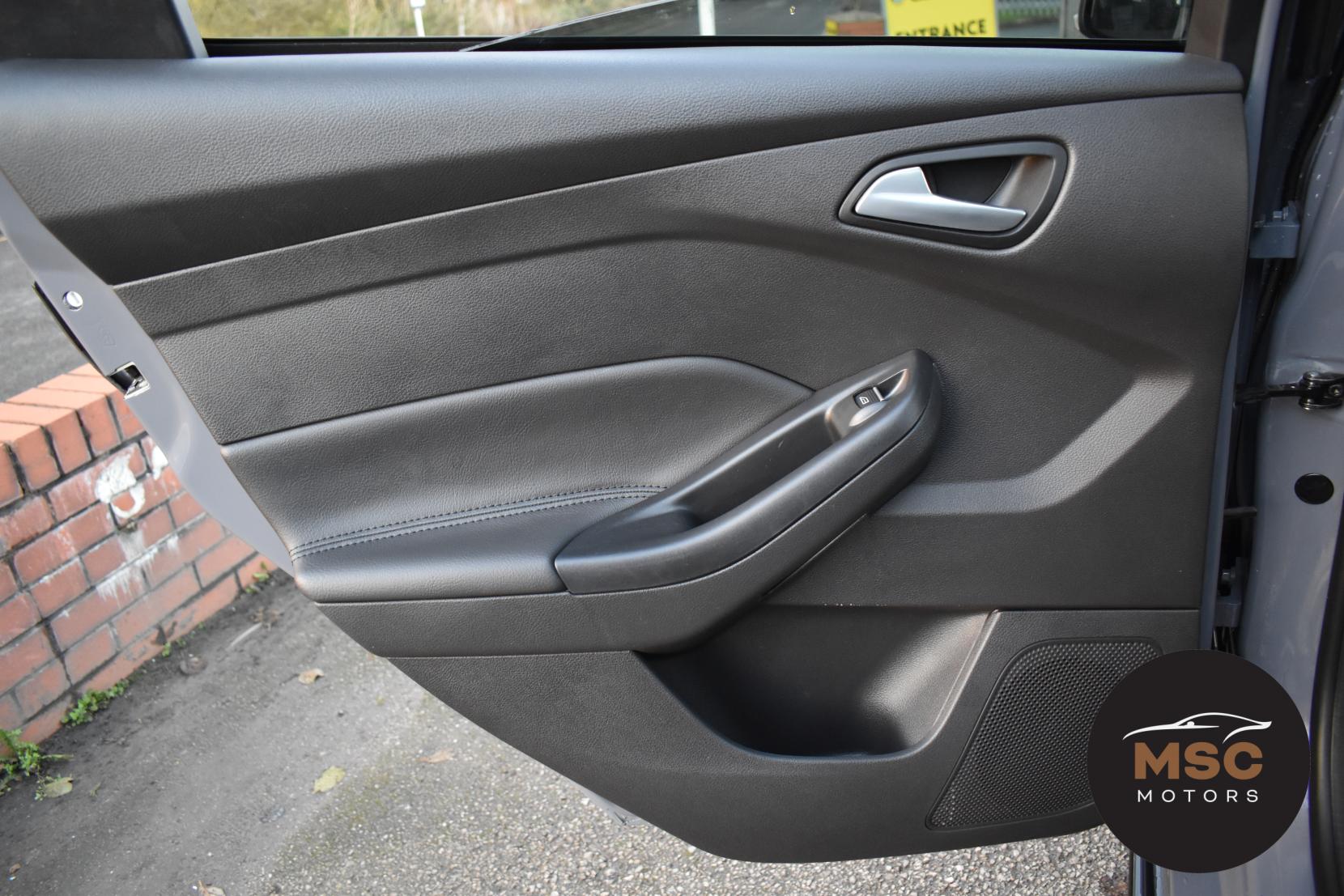 Ford Focus 2.0 TDCi ST-3 Hatchback 5dr Diesel Manual Euro 6 (s/s) (185 ps)