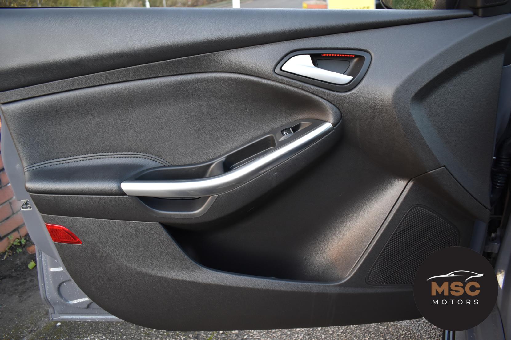 Ford Focus 2.0 TDCi ST-3 Hatchback 5dr Diesel Manual Euro 6 (s/s) (185 ps)