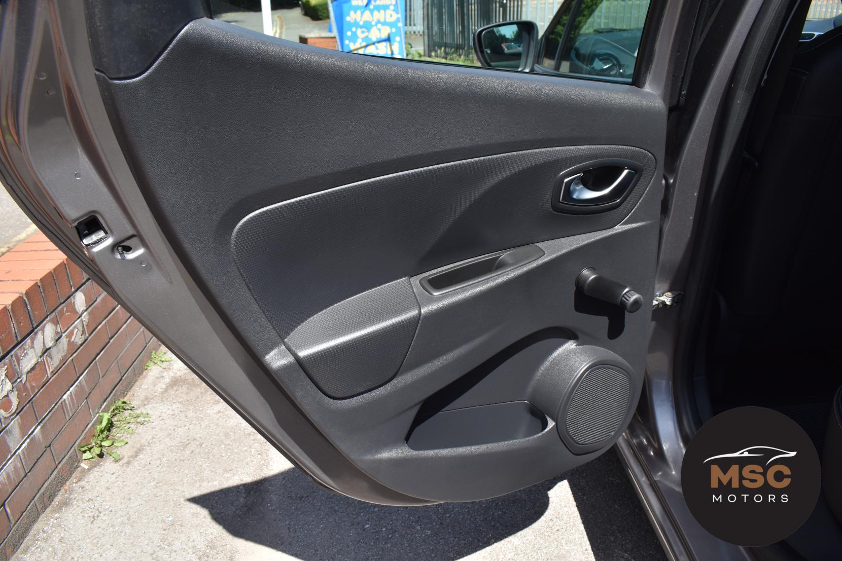 Renault Clio 0.9 TCe Dynamique Nav Hatchback 5dr Petrol Manual Euro 6 (s/s) (90 ps)