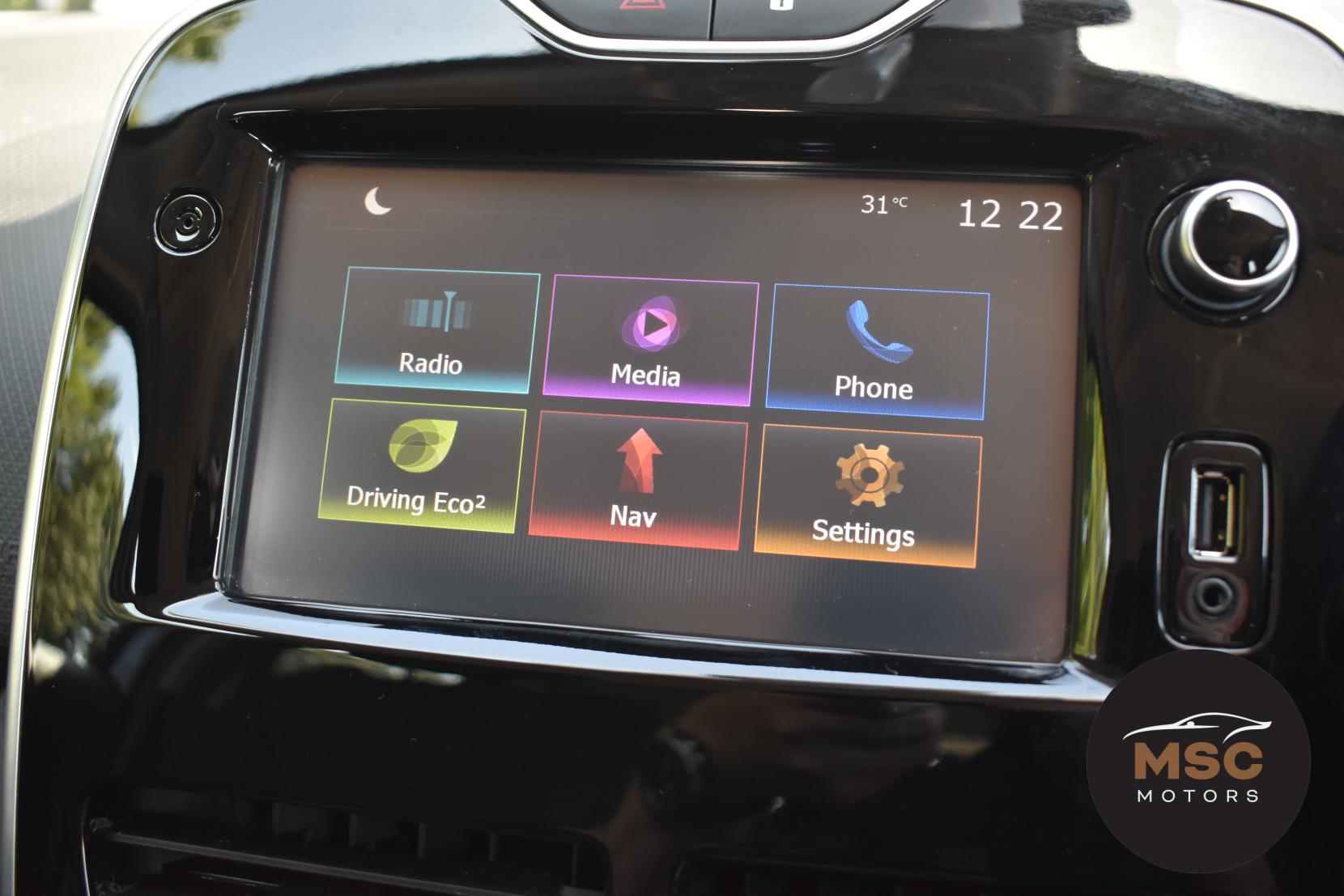 Renault Clio 0.9 TCe Dynamique Nav Hatchback 5dr Petrol Manual Euro 6 (s/s) (90 ps)
