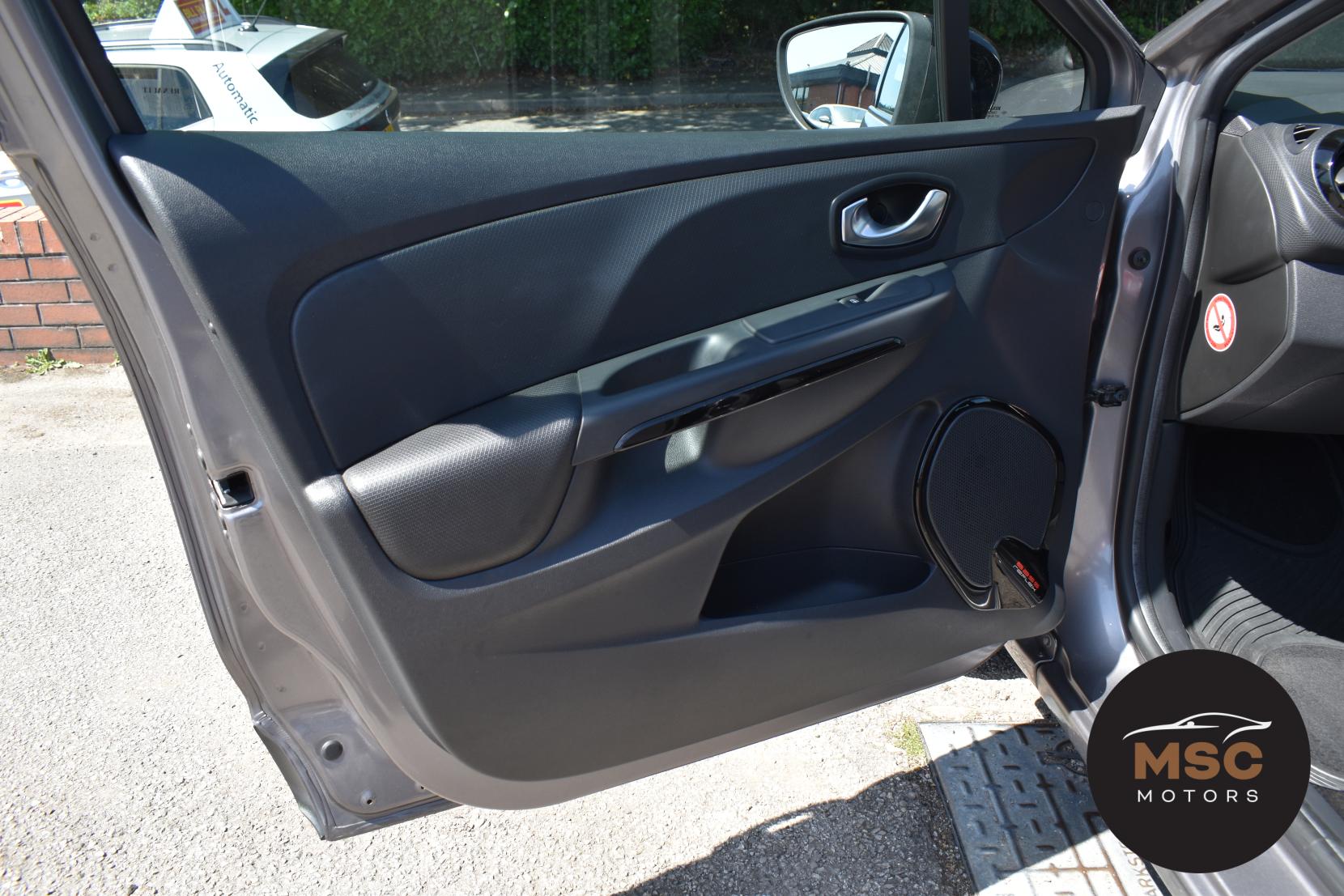 Renault Clio 0.9 TCe Dynamique Nav Hatchback 5dr Petrol Manual Euro 6 (s/s) (90 ps)