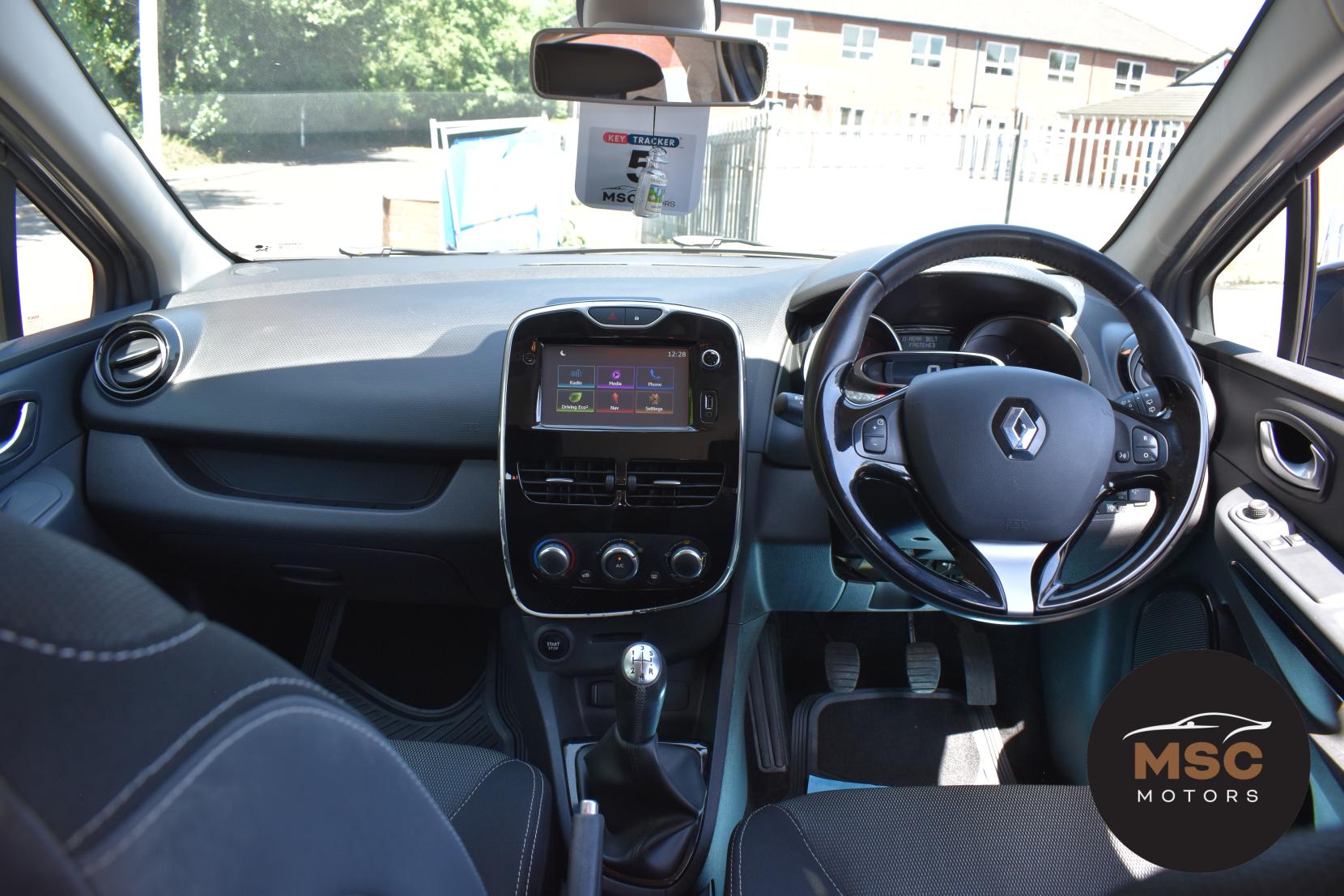 Renault Clio 0.9 TCe Dynamique Nav Hatchback 5dr Petrol Manual Euro 6 (s/s) (90 ps)