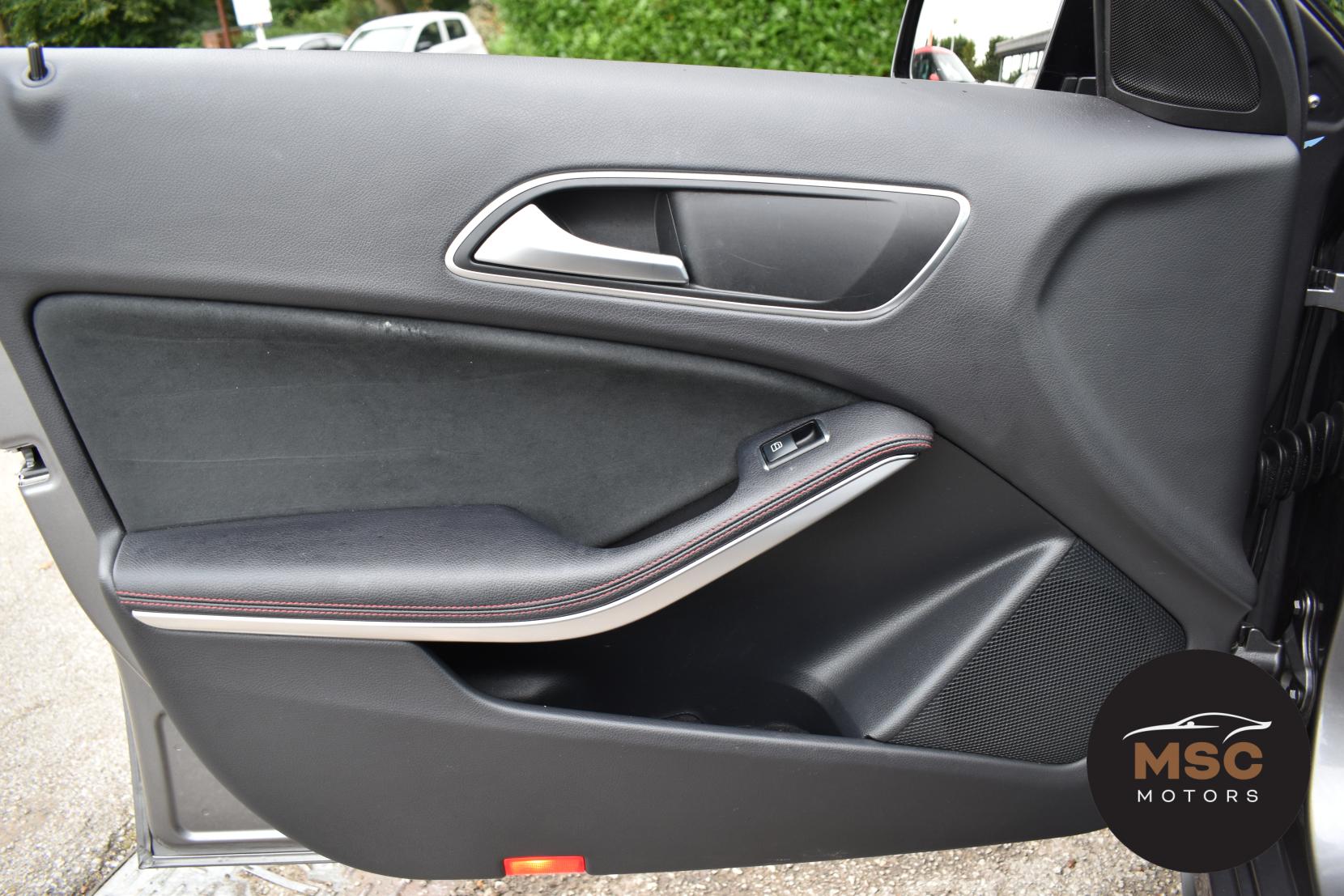 Mercedes-Benz A Class 2.1 A200d AMG Line (Premium) Hatchback 5dr Diesel 7G-DCT Euro 6 (s/s) (136 ps)
