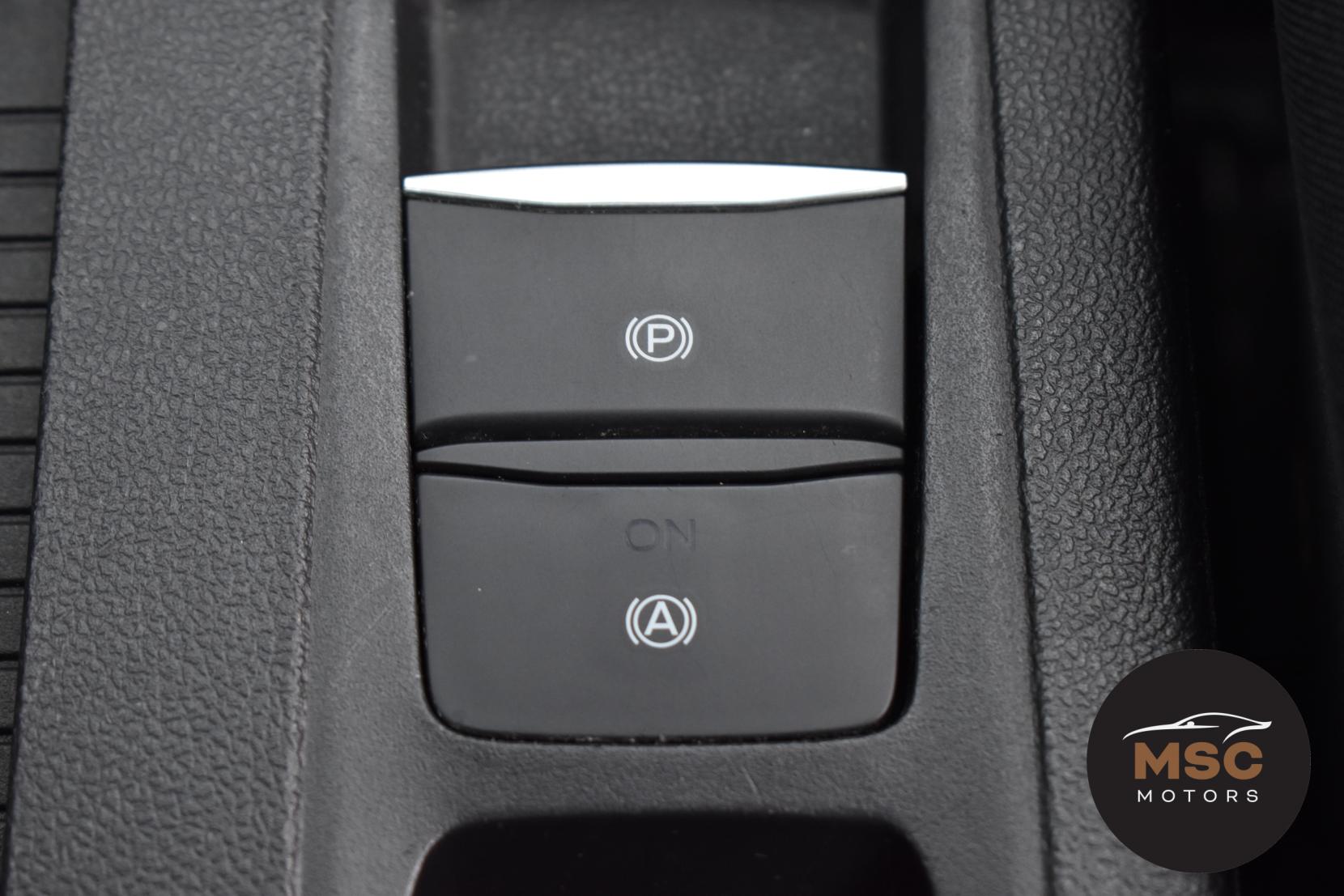 Ford Focus 1.0T EcoBoost ST-Line Hatchback 5dr Petrol Manual Euro 6 (s/s) (125 ps)