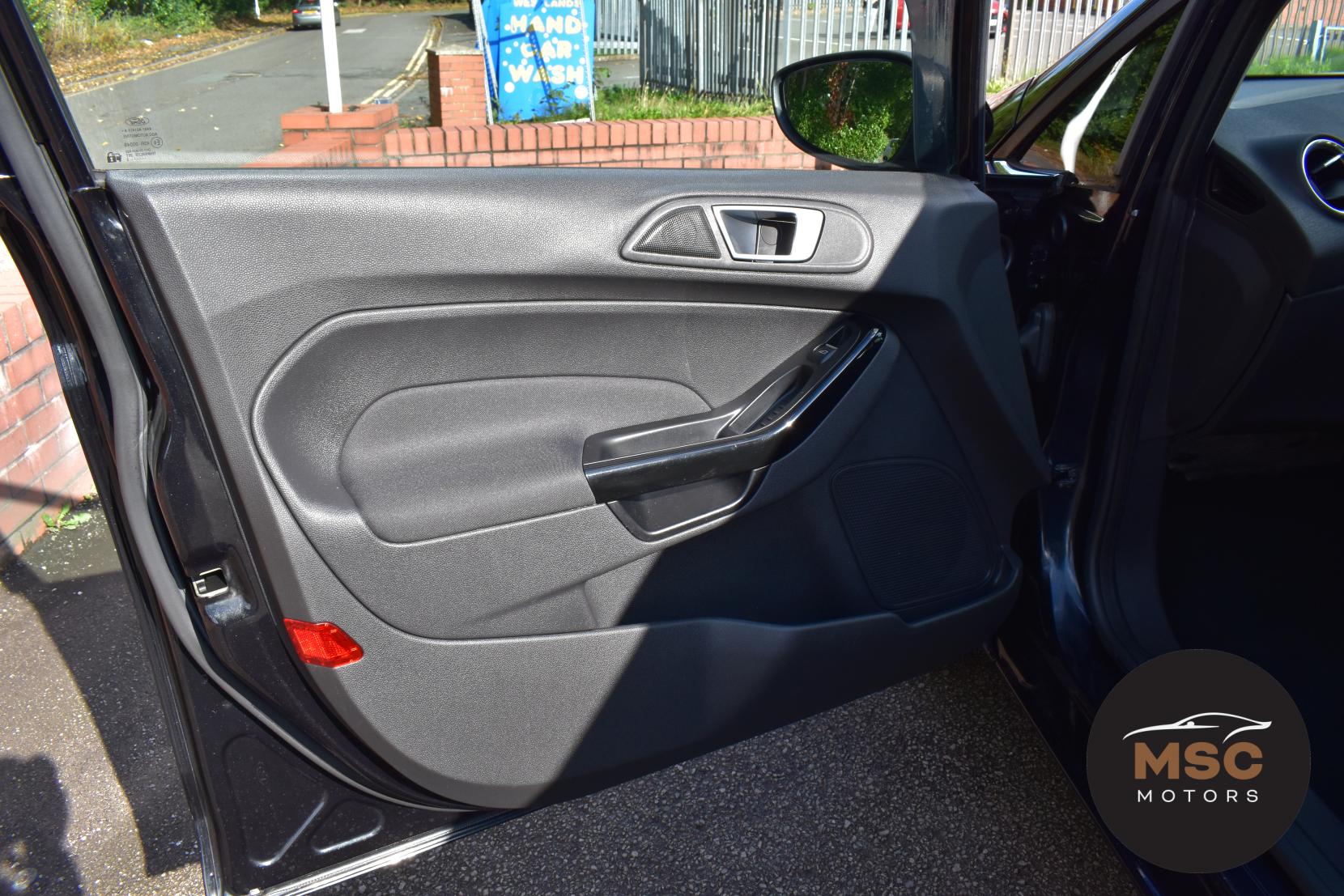 Ford Fiesta 1.5 TDCi Zetec Hatchback 5dr Diesel Manual Euro 5 (75 ps)