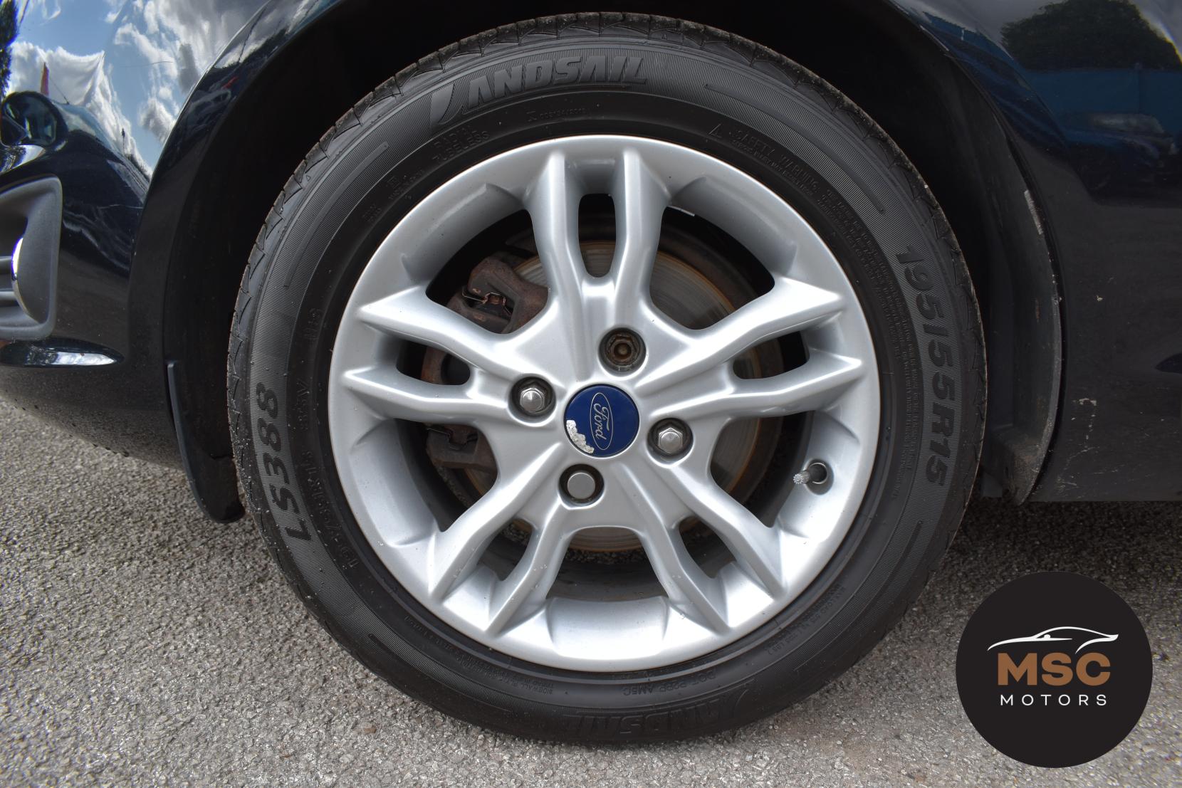 Ford Fiesta 1.5 TDCi Zetec Hatchback 5dr Diesel Manual Euro 5 (75 ps)
