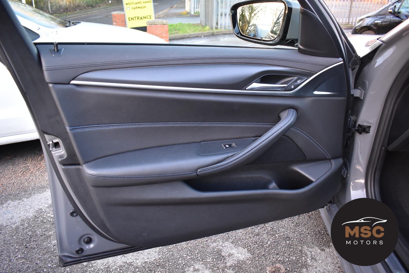 BMW 5 Series 2.0 520d MHT M Sport Saloon 4dr Diesel Hybrid Steptronic Euro 6 (s/s) (190 ps)