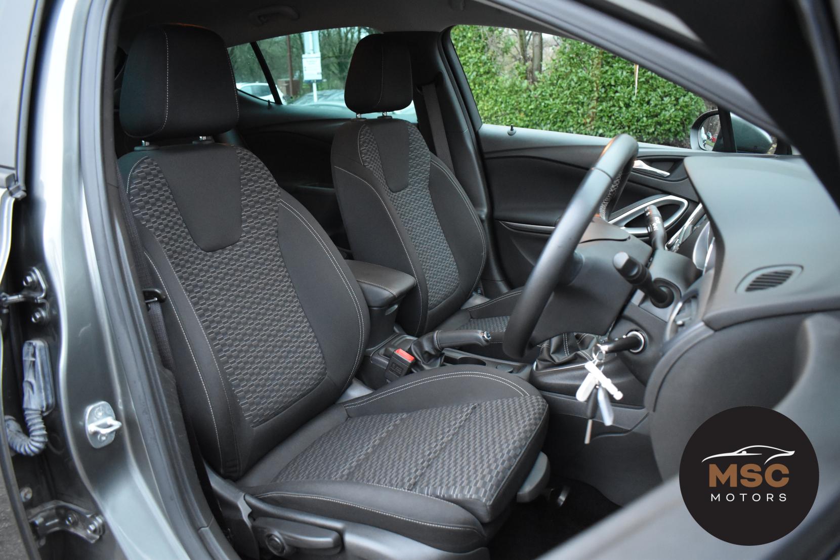 Vauxhall Astra 1.4i Turbo Tech Line Nav Hatchback 5dr Petrol Manual Euro 6 (125 ps)