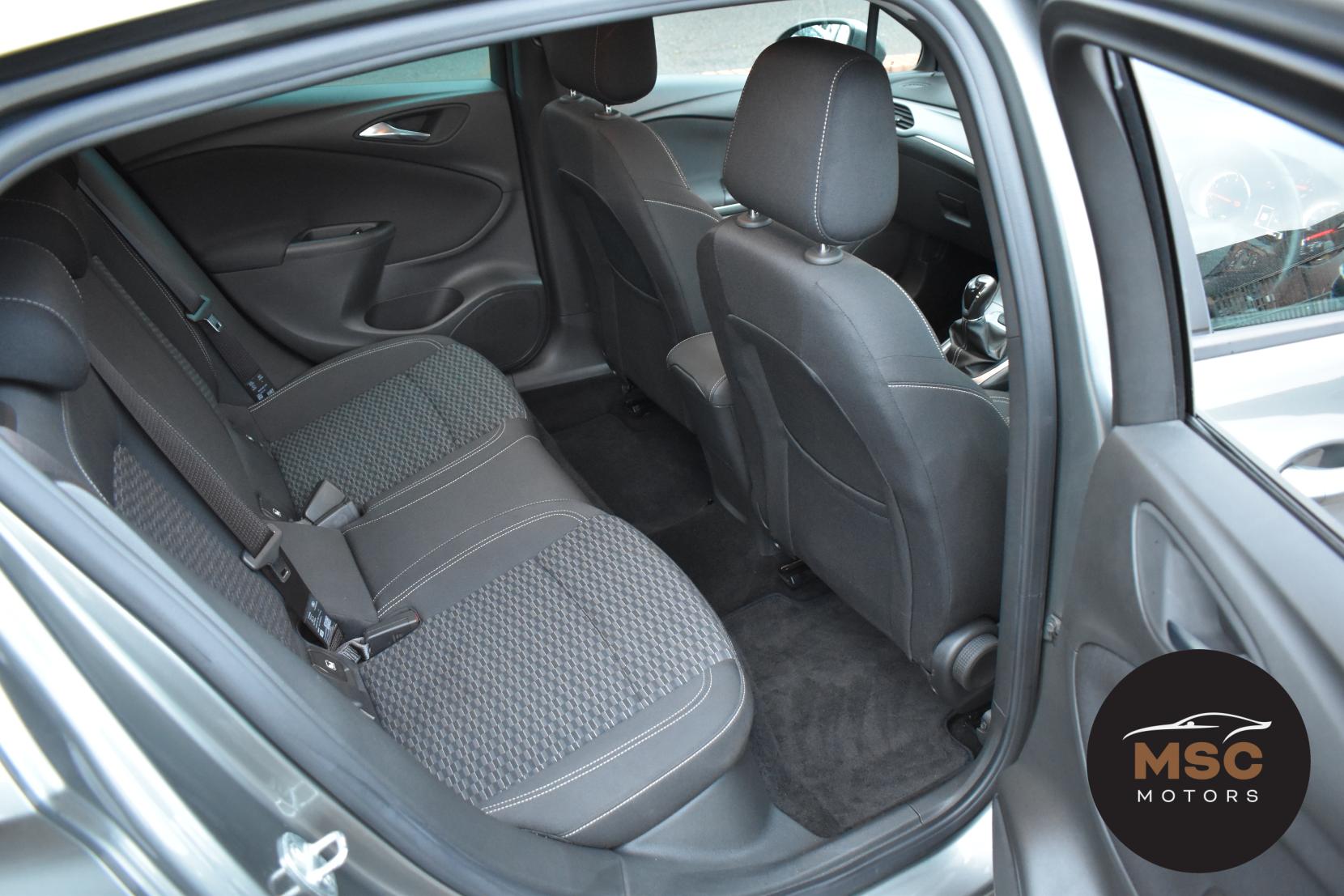 Vauxhall Astra 1.4i Turbo Tech Line Nav Hatchback 5dr Petrol Manual Euro 6 (125 ps)