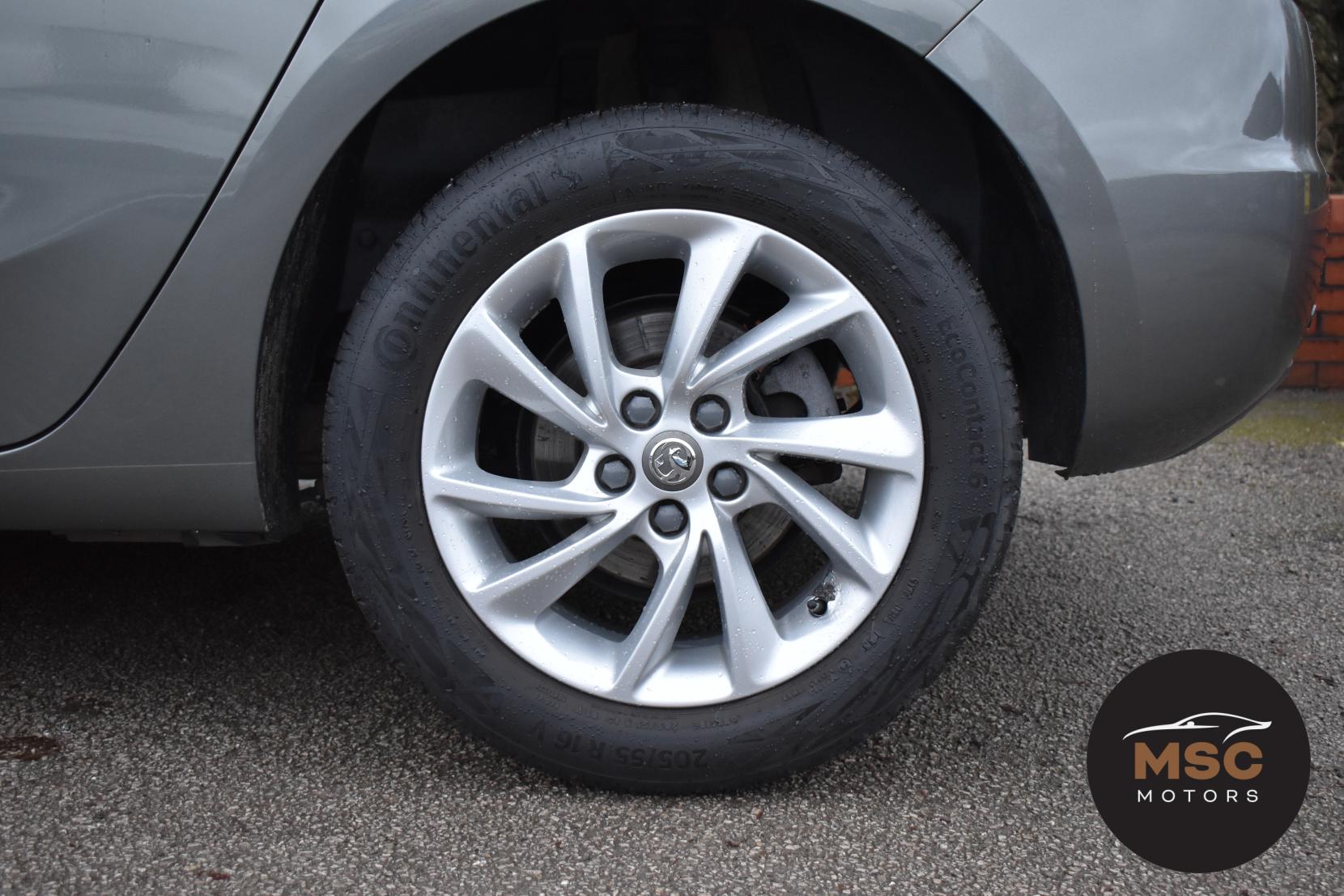 Vauxhall Astra 1.4i Turbo Tech Line Nav Hatchback 5dr Petrol Manual Euro 6 (125 ps)