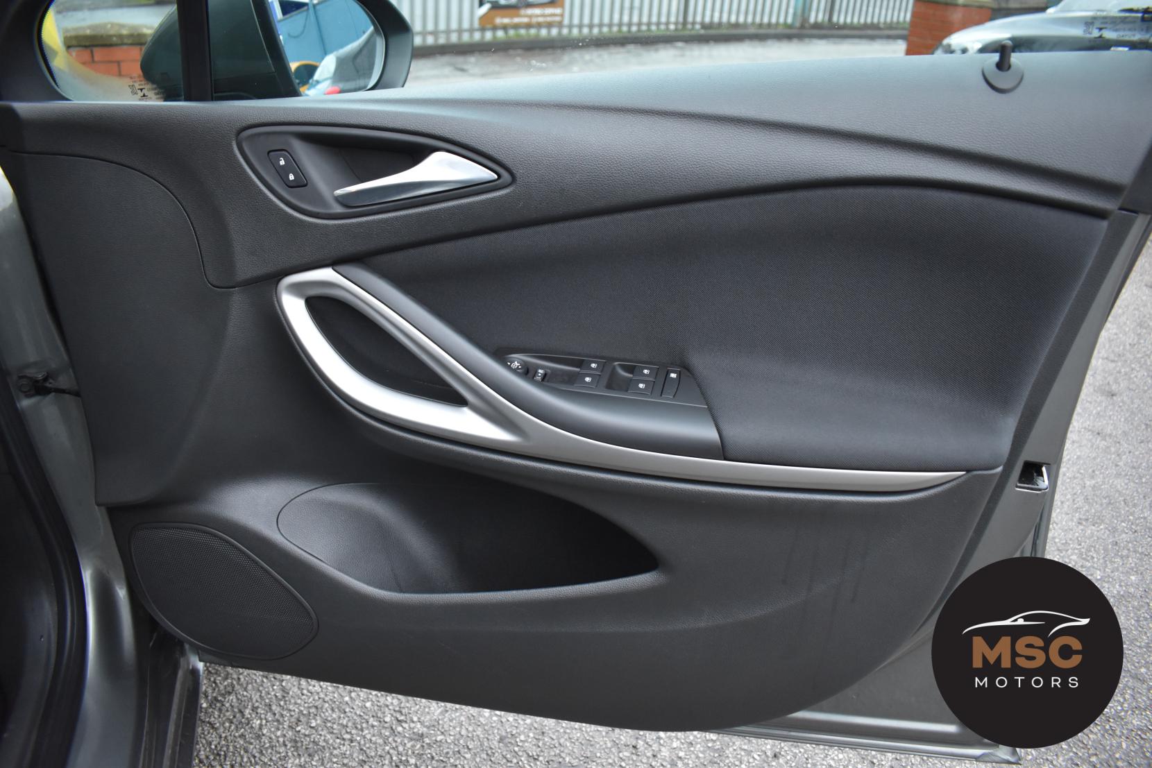 Vauxhall Astra 1.4i Turbo Tech Line Nav Hatchback 5dr Petrol Manual Euro 6 (125 ps)