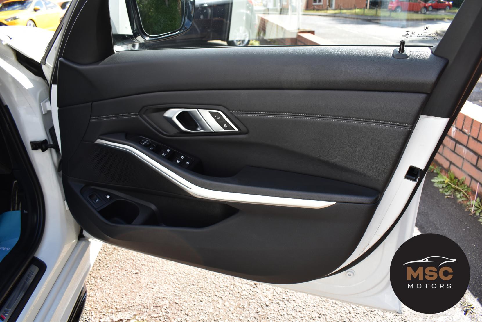 BMW 3 Series 2.0 330e 12kWh M Sport Saloon 4dr Petrol Plug-in Hybrid Auto Euro 6 (s/s) (292 ps)