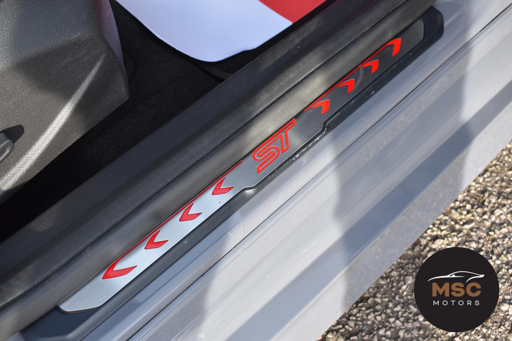 Ford Focus 2.0T EcoBoost ST-3 Hatchback 5dr Petrol Manual Euro 6 (s/s) (250 ps)