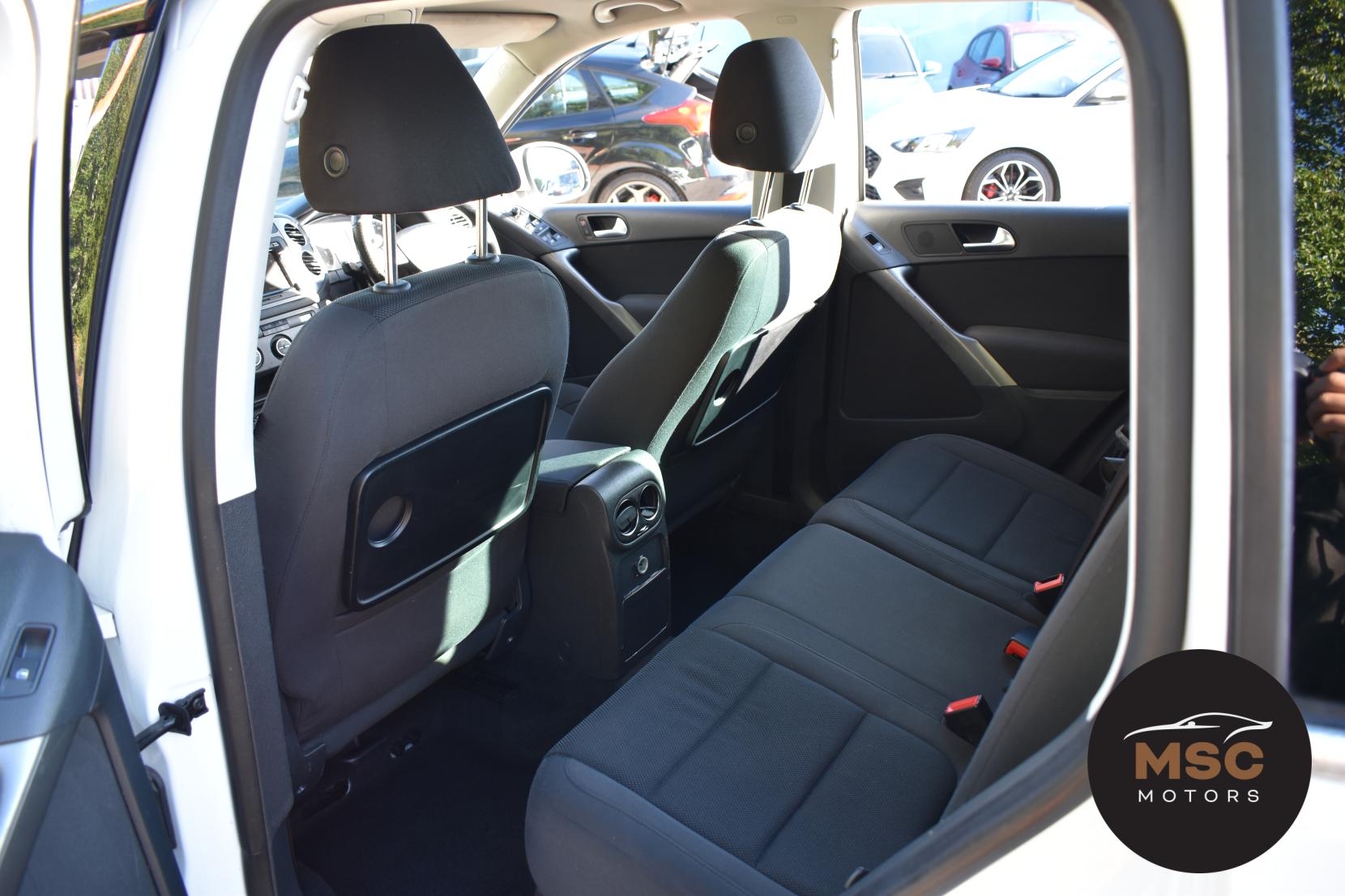 Volkswagen Tiguan 2.0 TDI R-Line SUV 5dr Diesel Manual 4WD Euro 5 (140 ps)