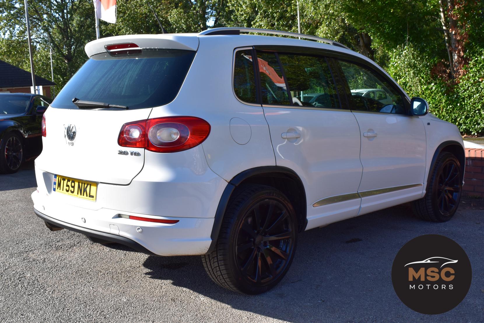 Volkswagen Tiguan 2.0 TDI R-Line SUV 5dr Diesel Manual 4WD Euro 5 (140 ps)