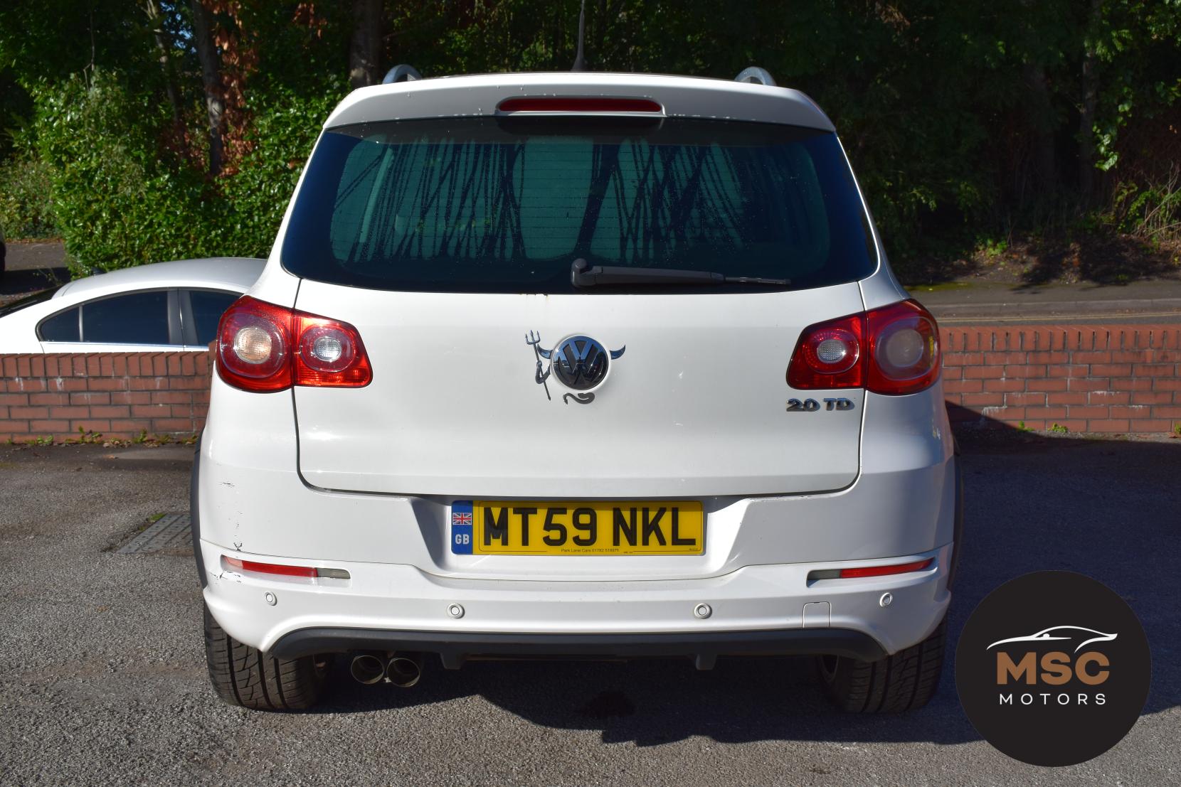 Volkswagen Tiguan 2.0 TDI R-Line SUV 5dr Diesel Manual 4WD Euro 5 (140 ps)