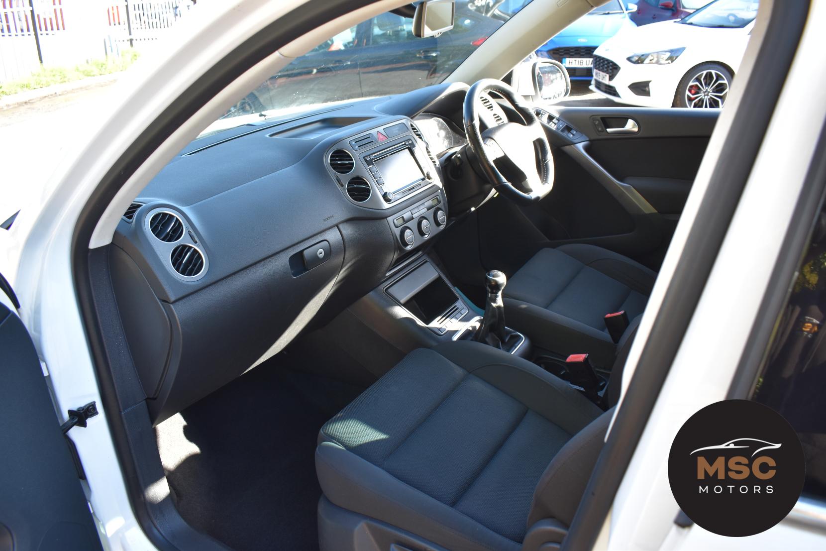 Volkswagen Tiguan 2.0 TDI R-Line SUV 5dr Diesel Manual 4WD Euro 5 (140 ps)