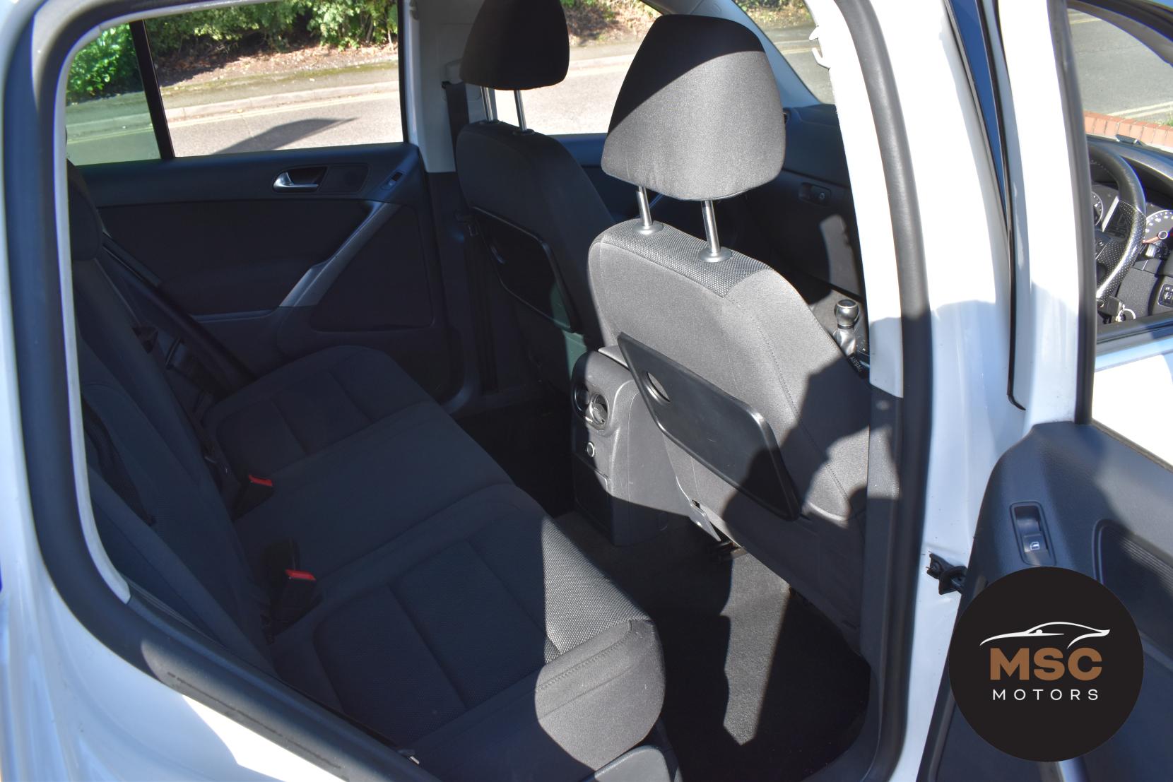 Volkswagen Tiguan 2.0 TDI R-Line SUV 5dr Diesel Manual 4WD Euro 5 (140 ps)