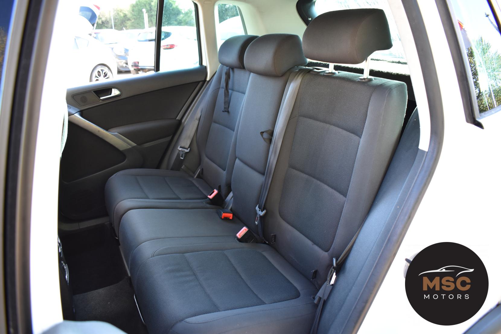 Volkswagen Tiguan 2.0 TDI R-Line SUV 5dr Diesel Manual 4WD Euro 5 (140 ps)