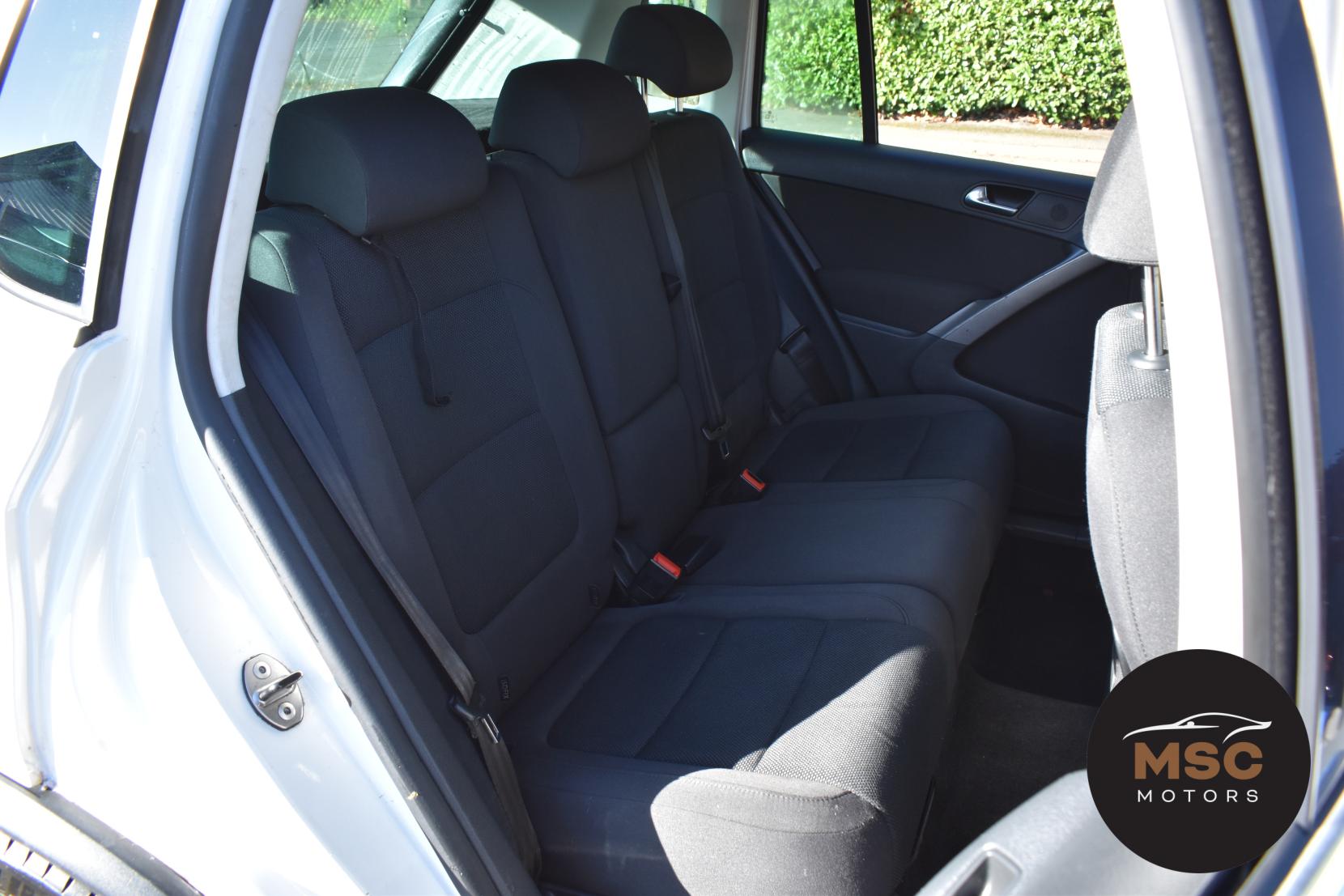 Volkswagen Tiguan 2.0 TDI R-Line SUV 5dr Diesel Manual 4WD Euro 5 (140 ps)