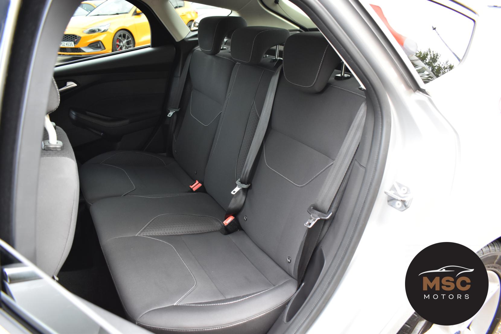 Ford Focus 1.0T EcoBoost Zetec Hatchback 5dr Petrol Manual Euro 6 (s/s) (125 ps)