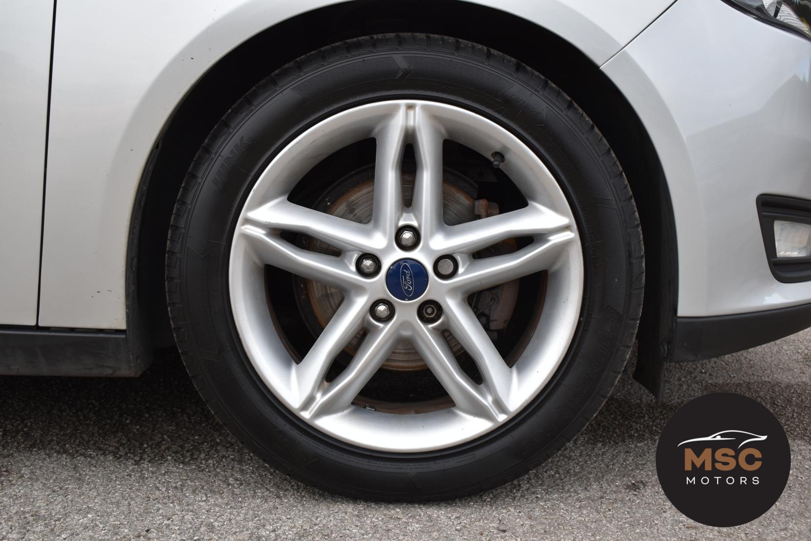 Ford Focus 1.0T EcoBoost Zetec Hatchback 5dr Petrol Manual Euro 6 (s/s) (125 ps)