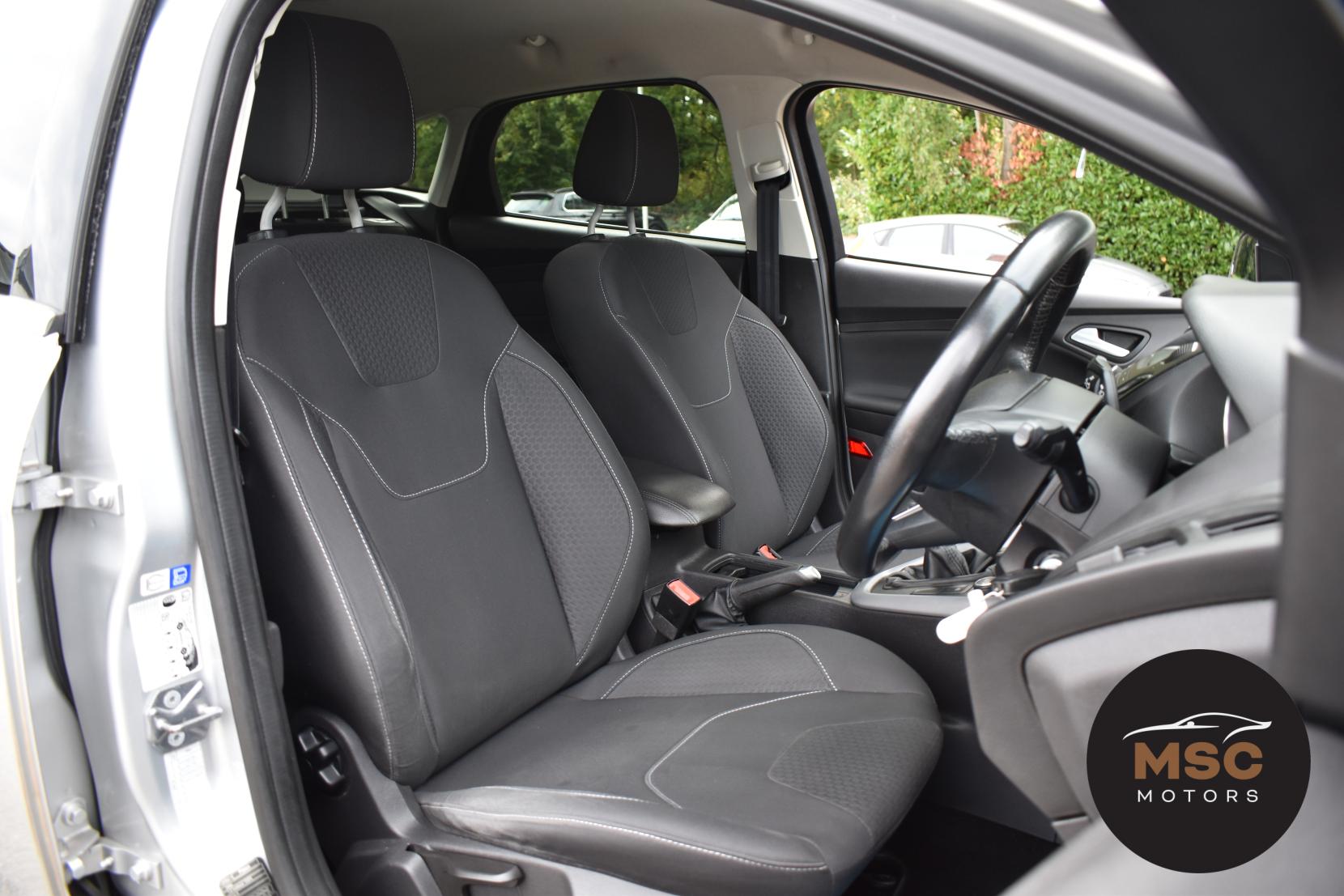 Ford Focus 1.0T EcoBoost Zetec Hatchback 5dr Petrol Manual Euro 6 (s/s) (125 ps)