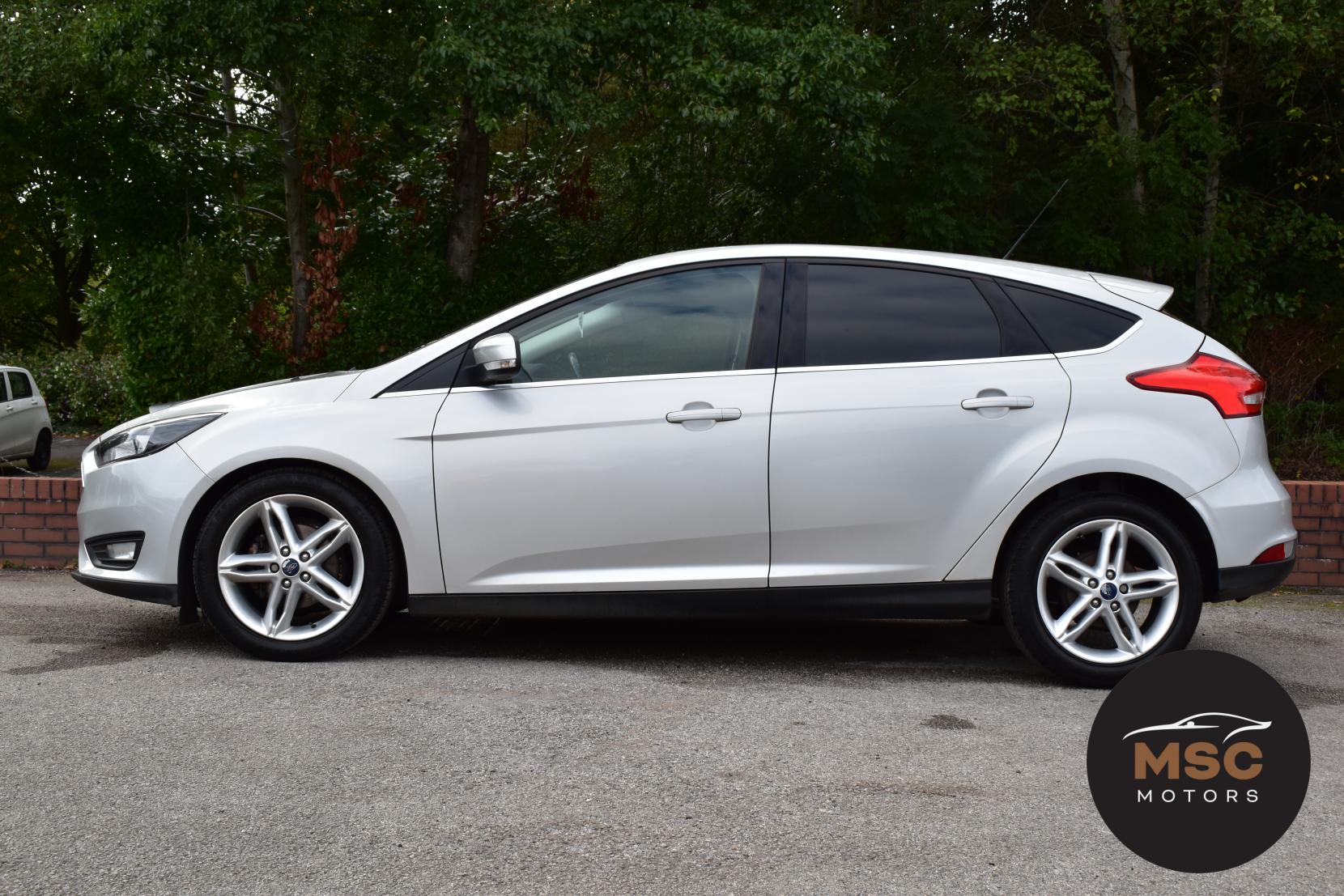 Ford Focus 1.0T EcoBoost Zetec Hatchback 5dr Petrol Manual Euro 6 (s/s) (125 ps)