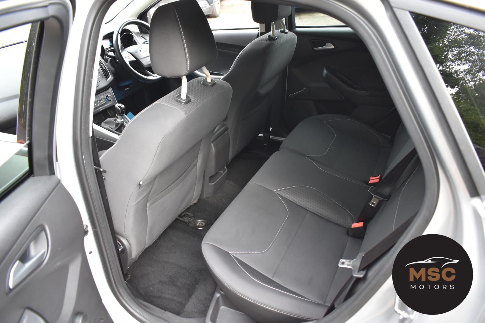 Ford Focus 1.0T EcoBoost Zetec Hatchback 5dr Petrol Manual Euro 6 (s/s) (125 ps)
