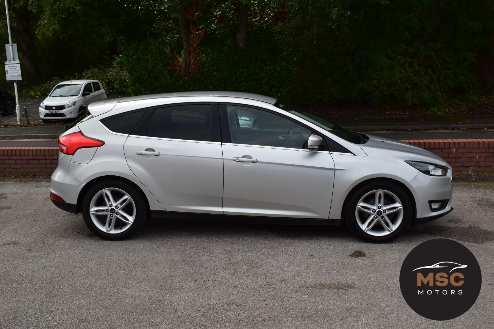 Ford Focus 1.0T EcoBoost Zetec Hatchback 5dr Petrol Manual Euro 6 (s/s) (125 ps)