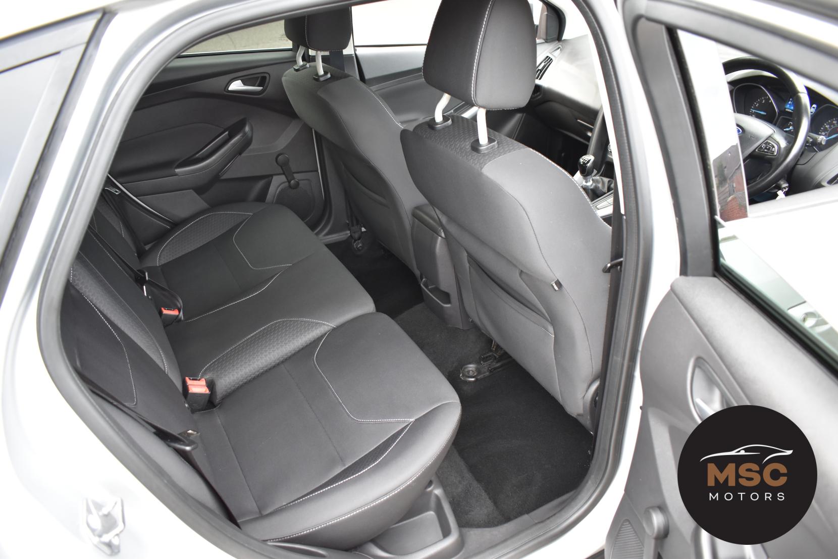 Ford Focus 1.0T EcoBoost Zetec Hatchback 5dr Petrol Manual Euro 6 (s/s) (125 ps)