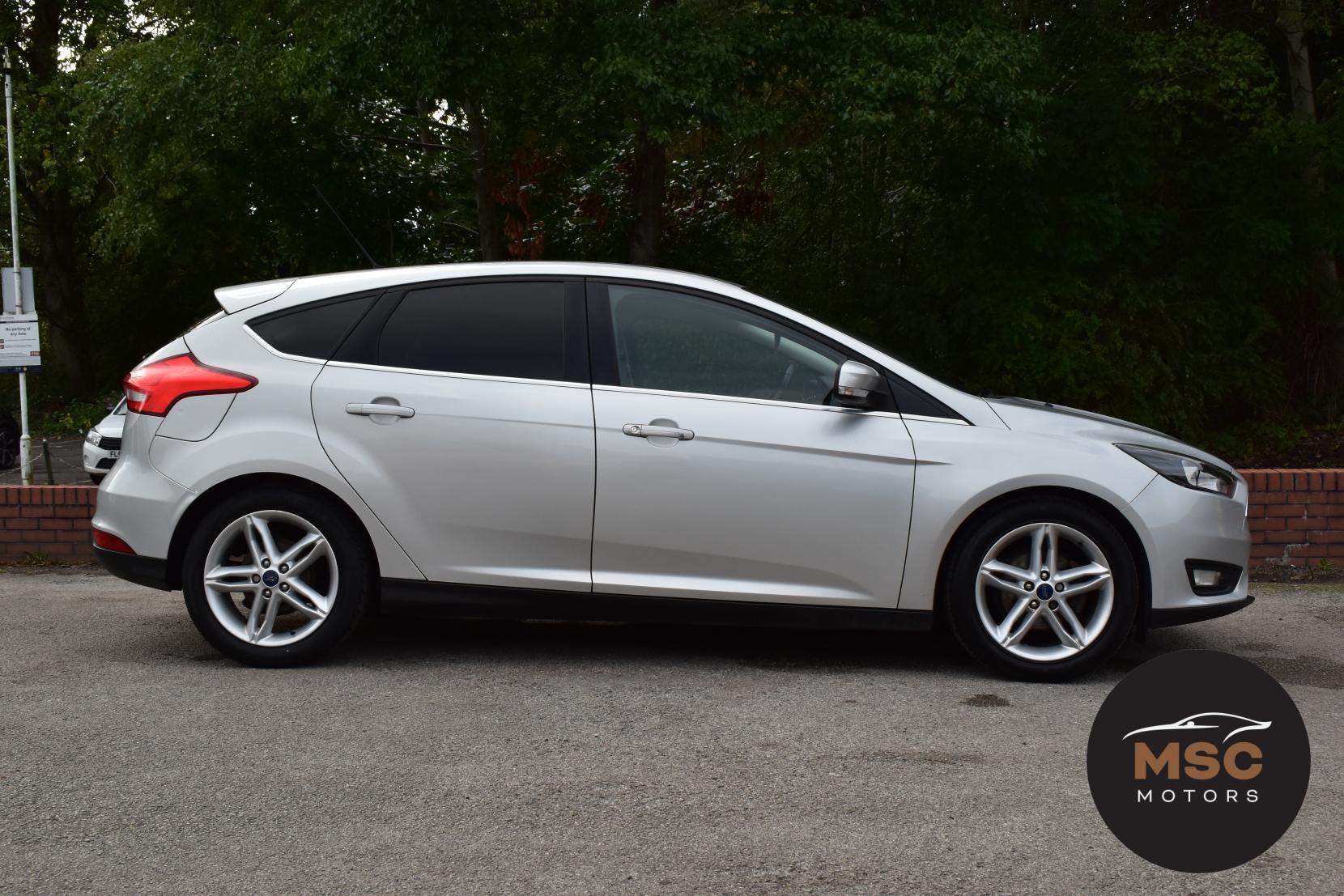 Ford Focus 1.0T EcoBoost Zetec Hatchback 5dr Petrol Manual Euro 6 (s/s) (125 ps)