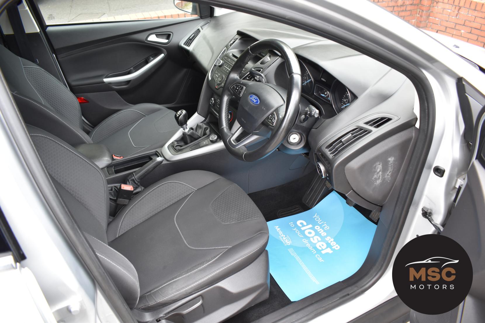 Ford Focus 1.0T EcoBoost Zetec Hatchback 5dr Petrol Manual Euro 6 (s/s) (125 ps)