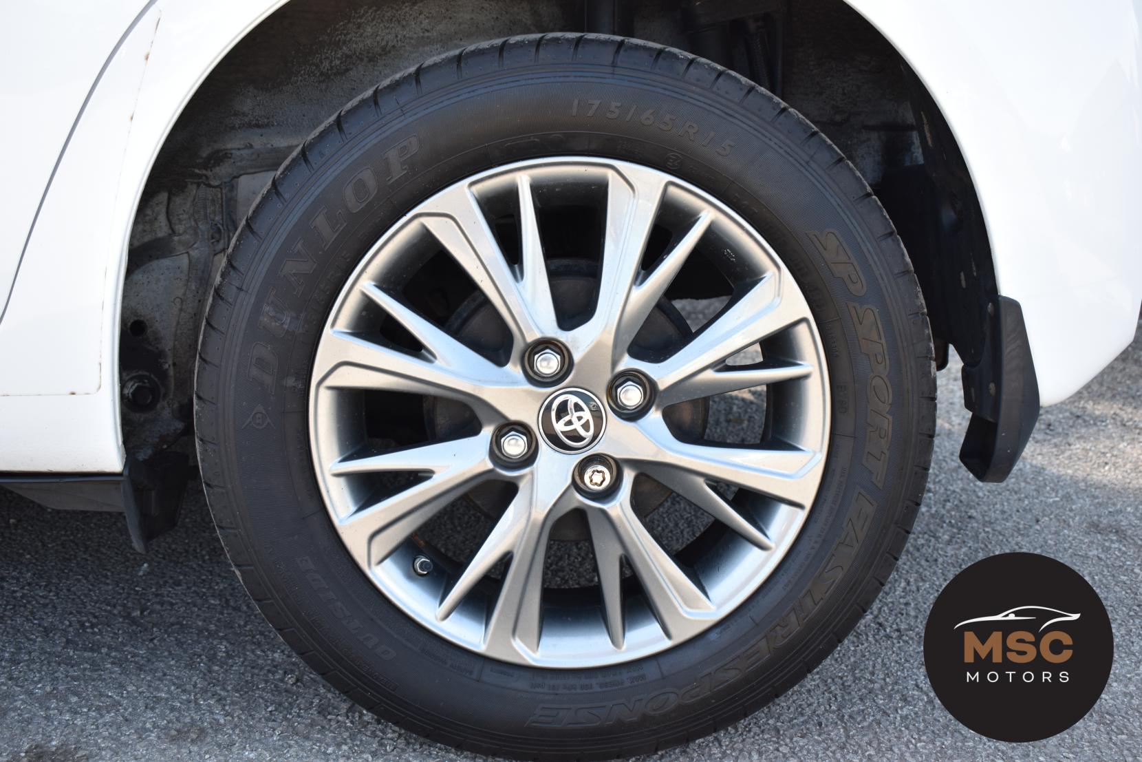 Toyota Yaris 1.5 VVT-i Icon Hatchback 5dr Petrol Manual Euro 6 (111 ps)