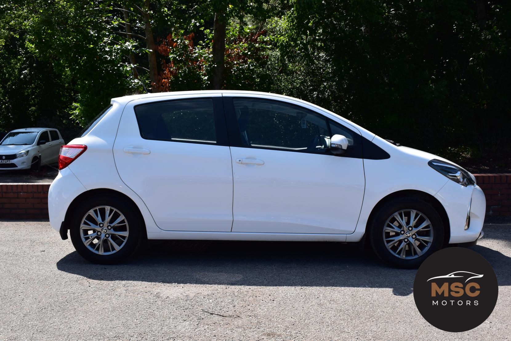 Toyota Yaris 1.5 VVT-i Icon Hatchback 5dr Petrol Manual Euro 6 (111 ps)