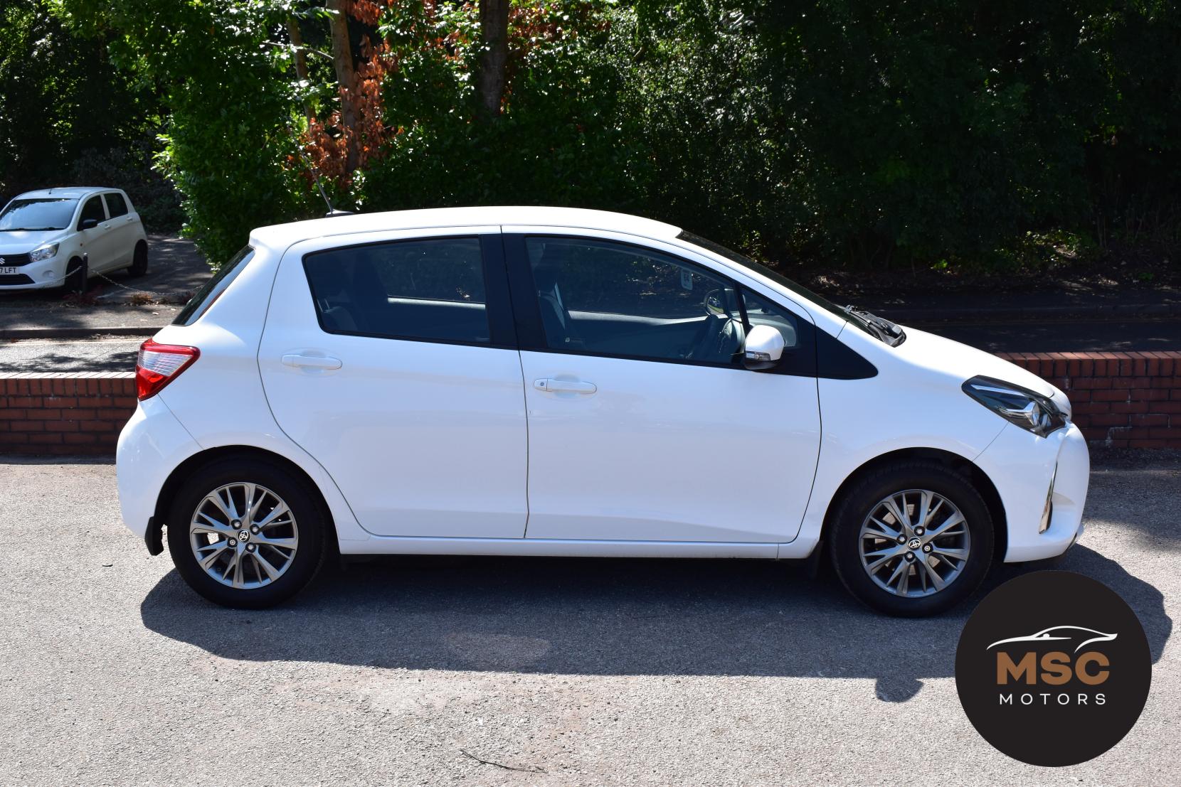 Toyota Yaris 1.5 VVT-i Icon Hatchback 5dr Petrol Manual Euro 6 (111 ps)