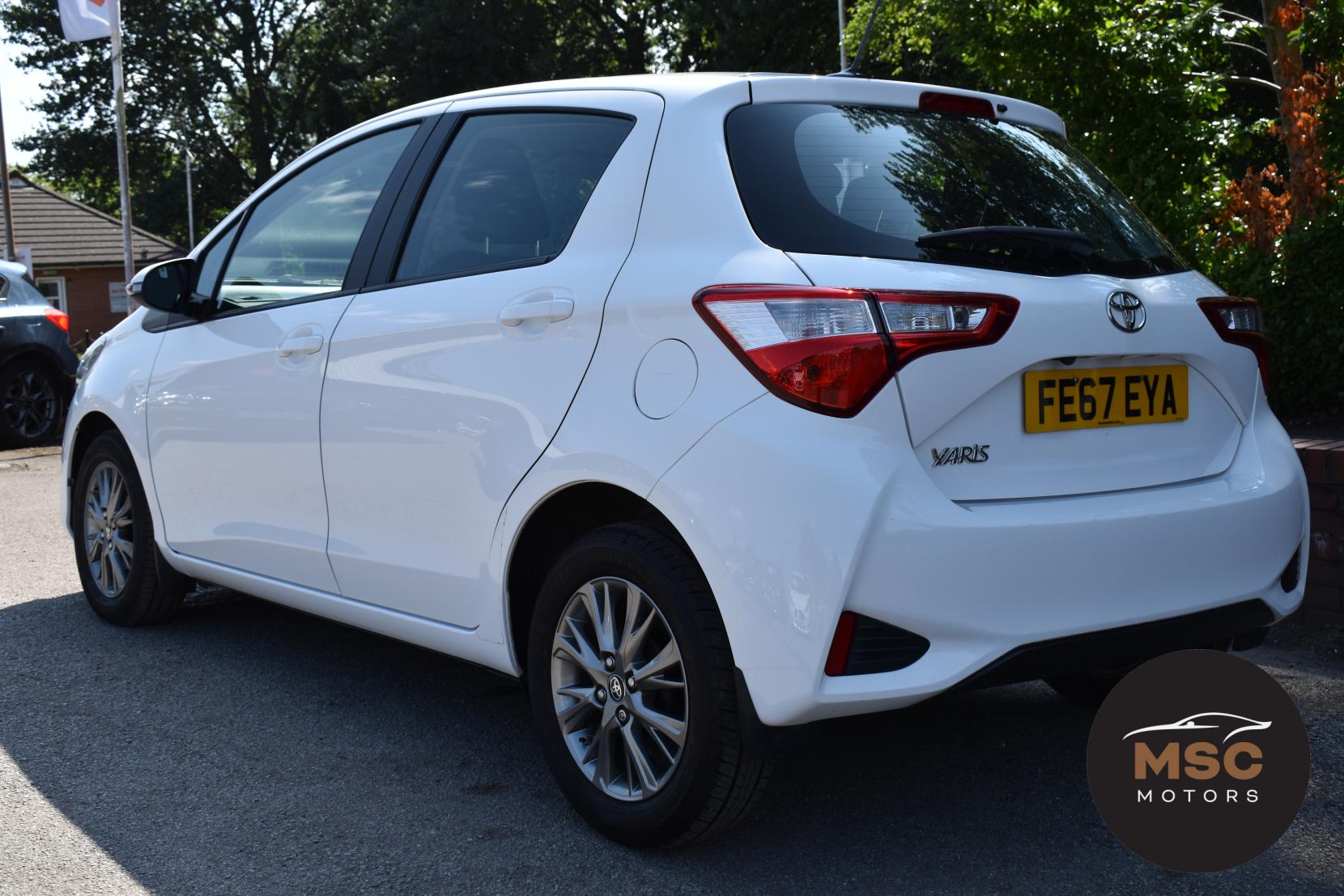 Toyota Yaris 1.5 VVT-i Icon Hatchback 5dr Petrol Manual Euro 6 (111 ps)