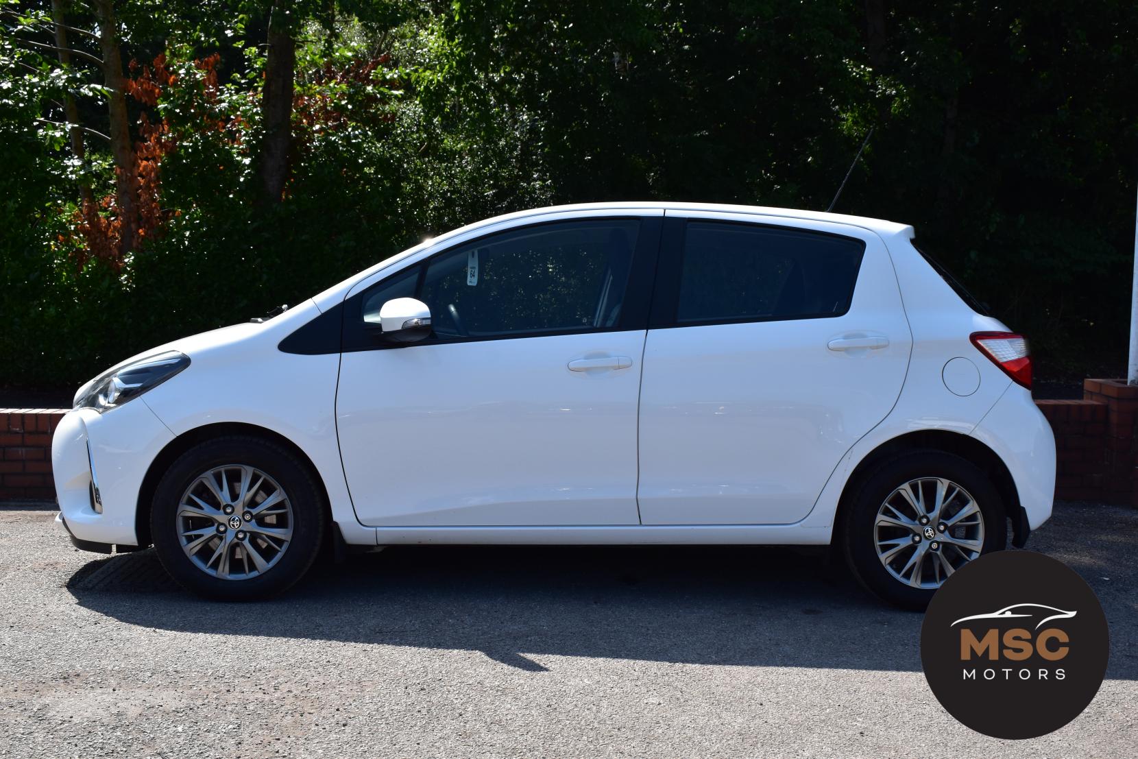 Toyota Yaris 1.5 VVT-i Icon Hatchback 5dr Petrol Manual Euro 6 (111 ps)