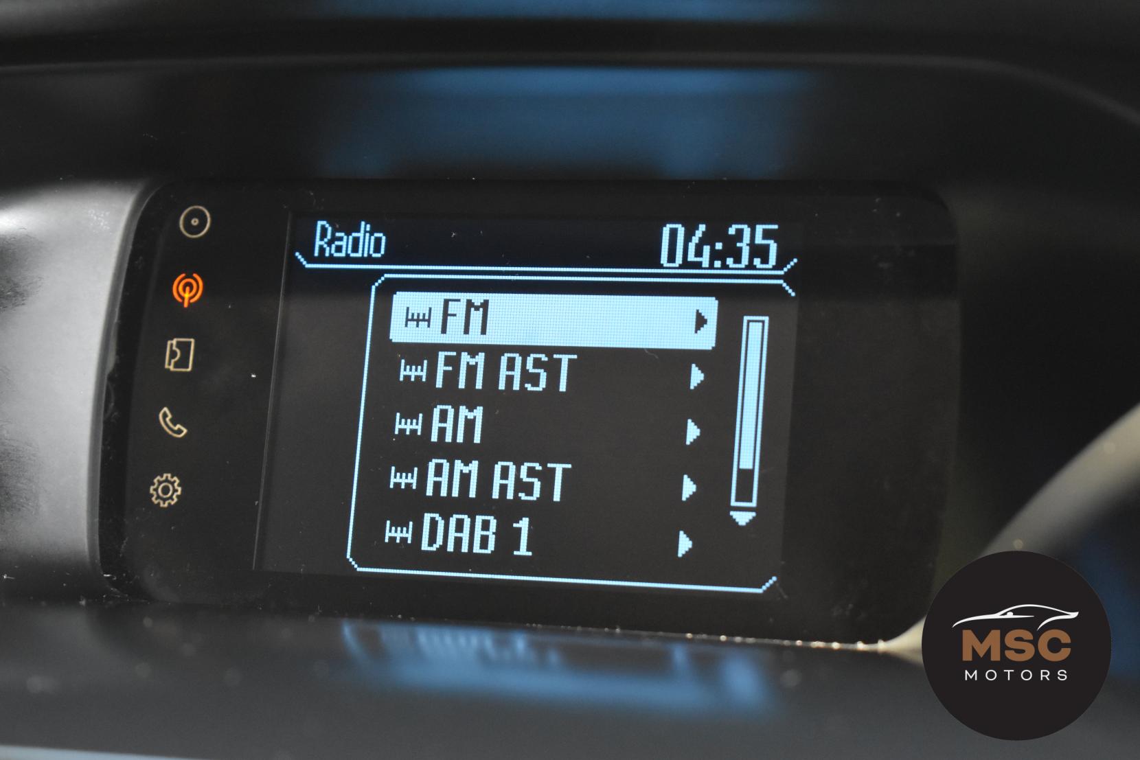 Ford Focus 1.0T EcoBoost Zetec Hatchback 5dr Petrol Manual Euro 5 (s/s) (100 ps)
